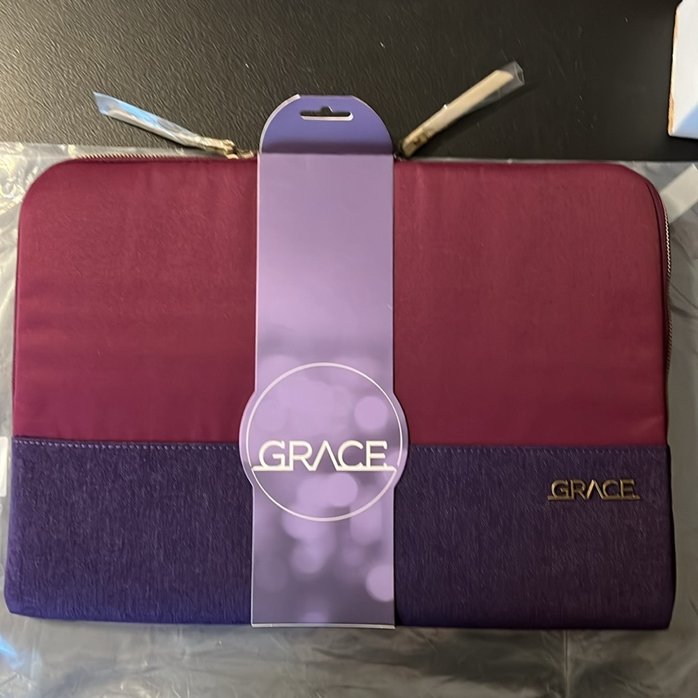 NWT Grace  16” MacBook Pro Sleeve